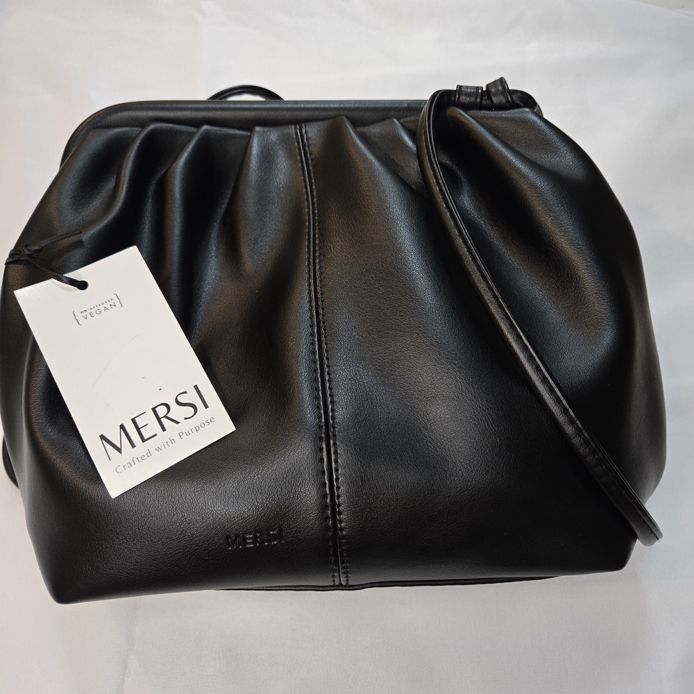 Mersi Black Leather Bag with Coral Lining - Picture 13 of 16